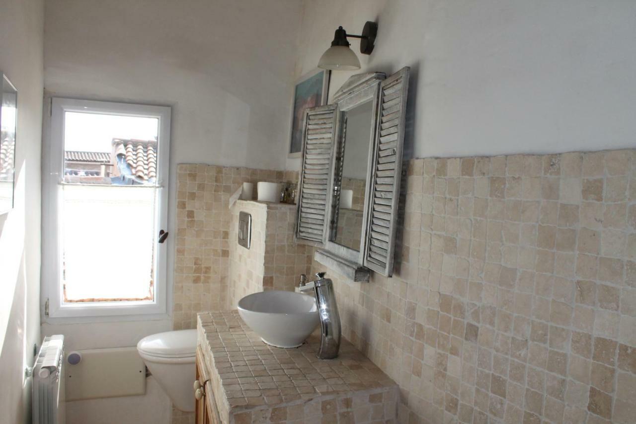 Duplex En Plein Centre Leilighet LʼIsle-sur-la-Sorgue Eksteriør bilde